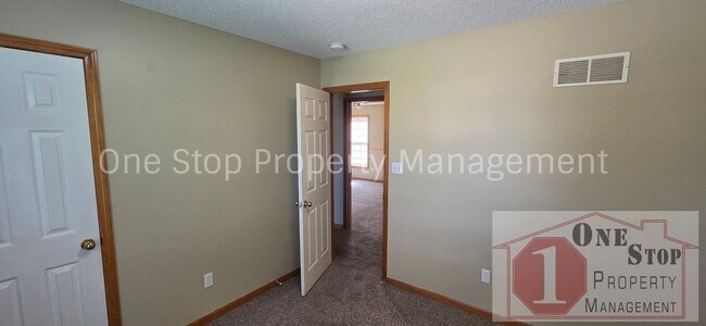 Building Photo - 4 Bedroom, 2.5 Bathroom home in Belton!