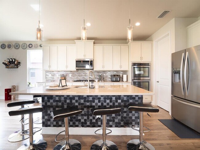 Building Photo - 28923 Lucero Ln