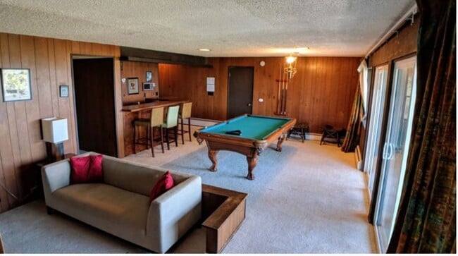 Building Photo - "Million Dollar Views" This home offers br...