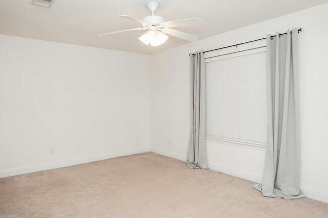 Building Photo - 641 Territory Ln