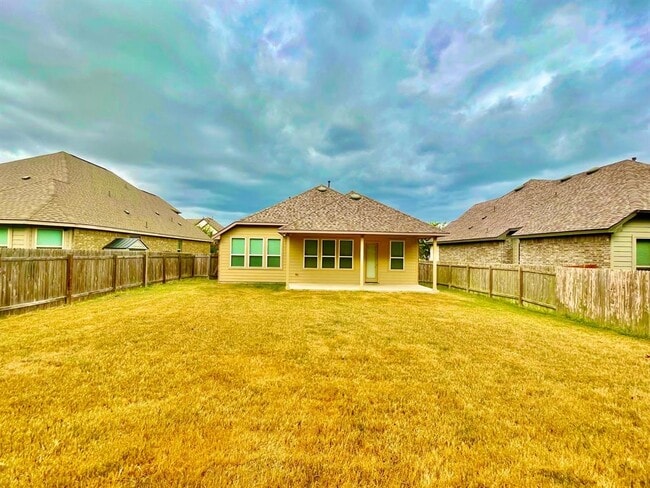 Building Photo - 21406 Greylag Dr