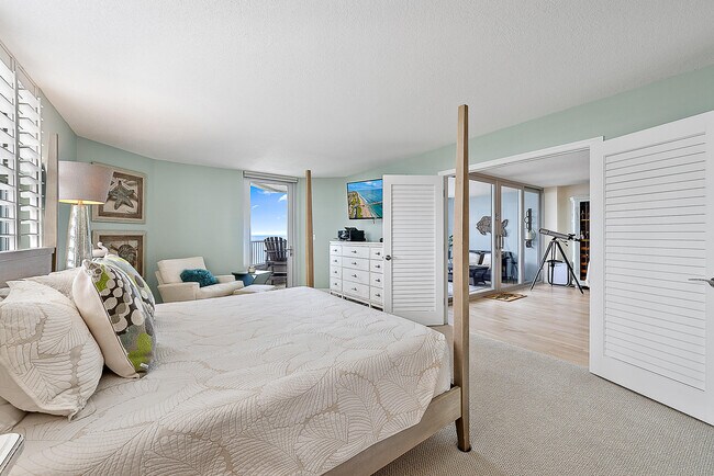 Building Photo - 5200 N Ocean Dr