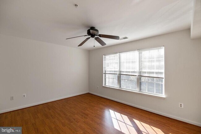 Building Photo - 131 Timberbrook Ln