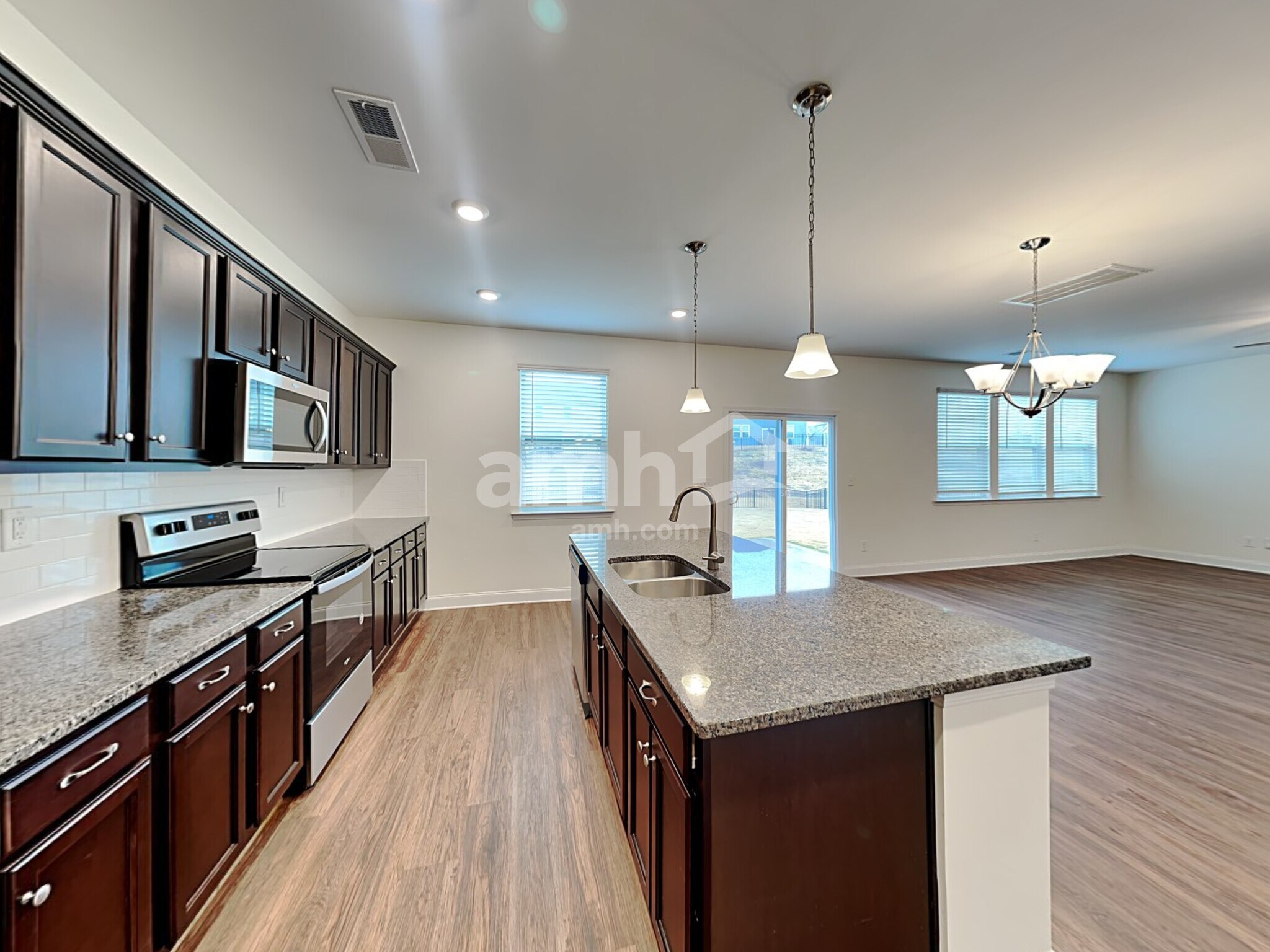 Building Photo - 2132 Laurel Vlg Cir