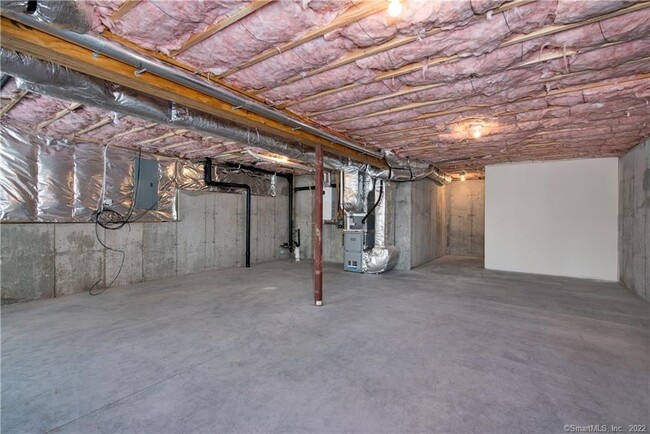 Building Photo - 28 Woodside Dr