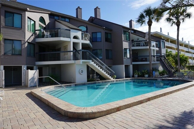 Building Photo - 534 Pinellas Bayway S