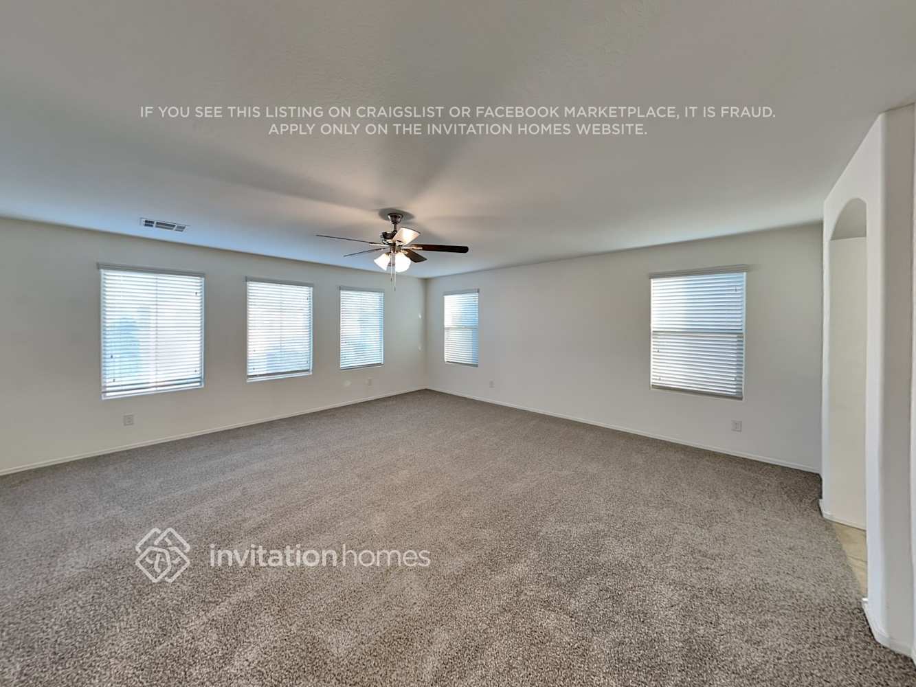 Building Photo - 1265 E Palomino Way