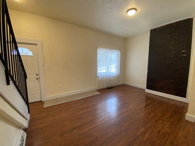 Building Photo - Beautiful 4BR 2 full bath house now showing!