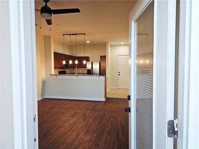 Building Photo - 870 Mayson Turner Rd NW