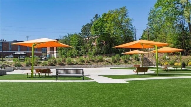 Building Photo - 3165 Dogwood Dr