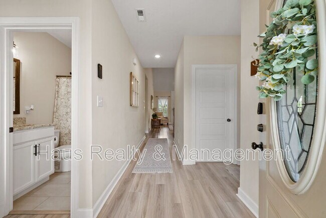 Building Photo - 433 Crestwicke Ct