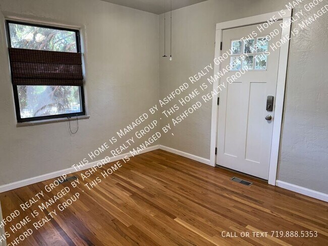 Building Photo - 1220 E San Rafael St