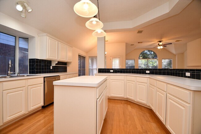 Building Photo - 1215 Wood Haven Ct