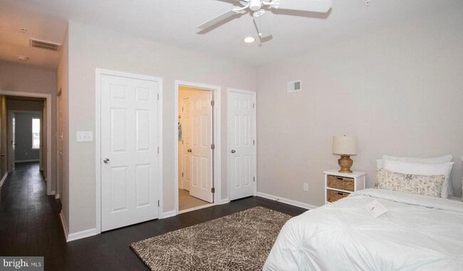 Building Photo - 1718 Marshall St