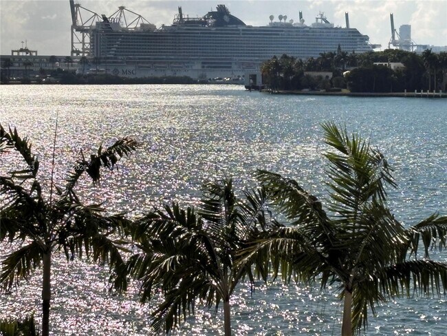 Building Photo - 800 West Ave