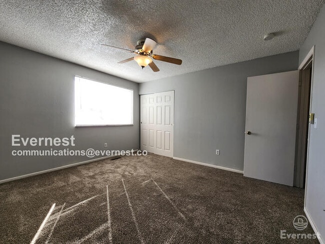 Building Photo - 8119 W 54th Pl