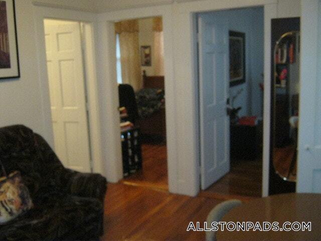 Building Photo - 15 Scottfield Rd