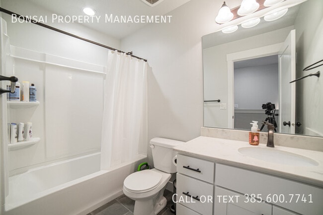 Building Photo - 6189 Birch Run Rd