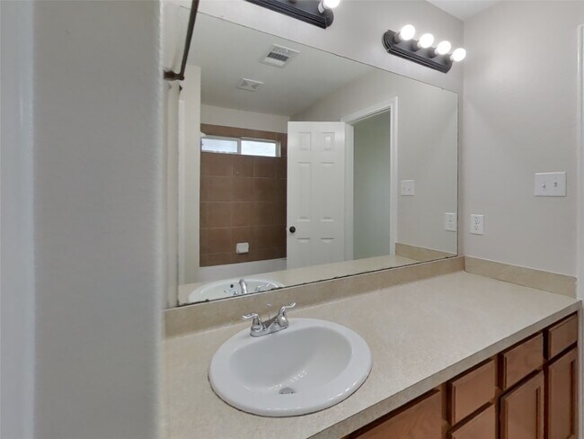 Building Photo - 12022 Green Bluff Ct