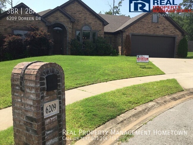 Primary Photo - Magnificent 3/2 Home Tucked Away in a Beau...