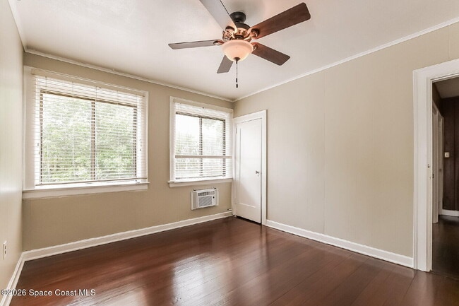 Building Photo - 1428 Riverside Dr