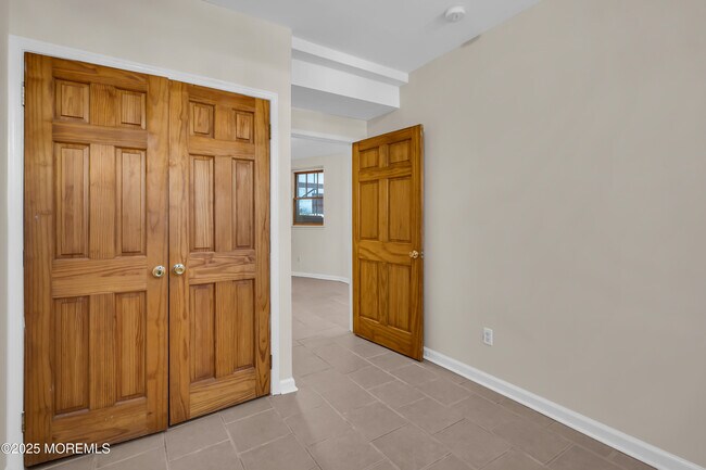 Building Photo - 218 2nd Ave