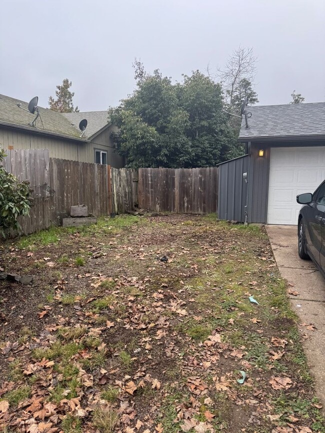 Building Photo - Great Single level home!