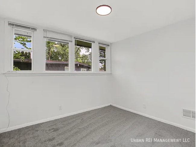 Building Photo - 18548 Lyn Ct
