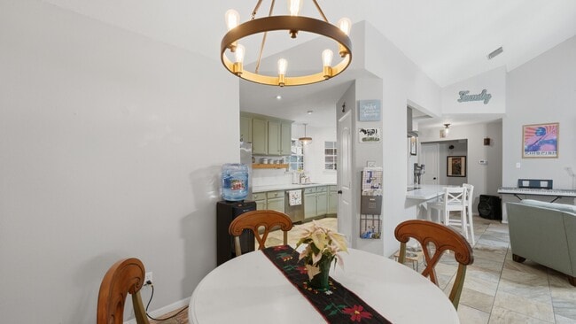 Building Photo - 19 Pebblebrook Ln