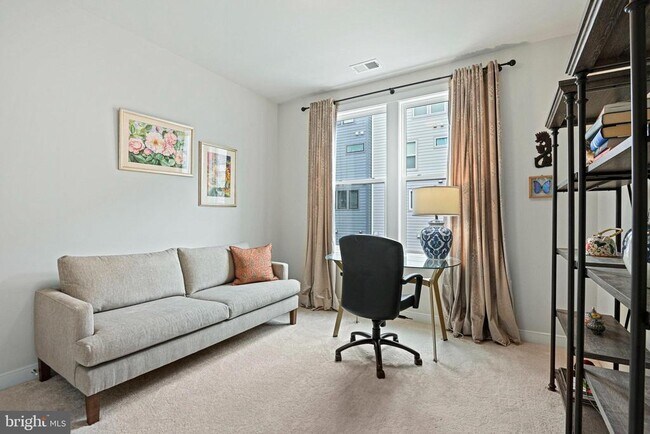 Building Photo - 13342 Arrowbrook Centre Dr