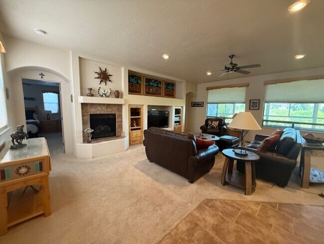 Building Photo - Long Term Vacation Rental Available Now - ...
