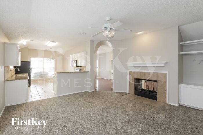 Building Photo - 2500 Crystal Falls Dr