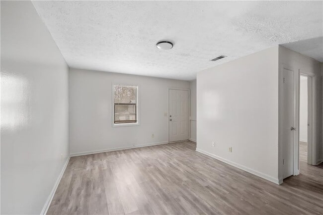 Building Photo - 1007 New Lacy St