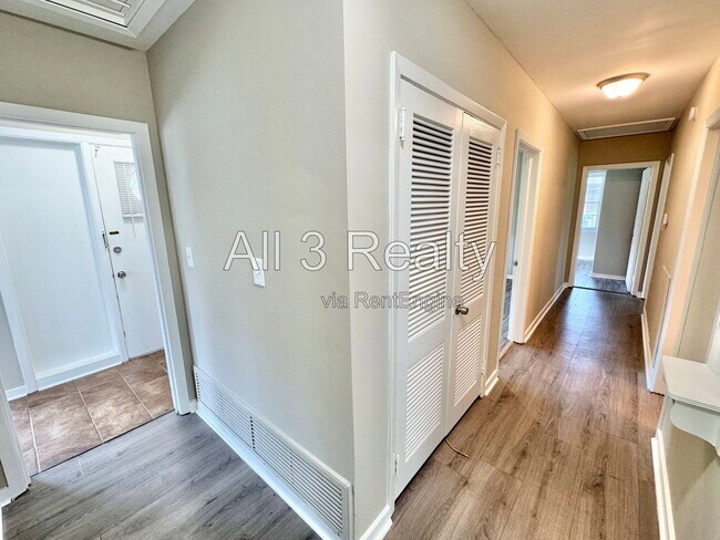 Building Photo - 3719 Bridlewood Dr