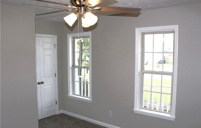 Building Photo - 3837 Meteor Dr