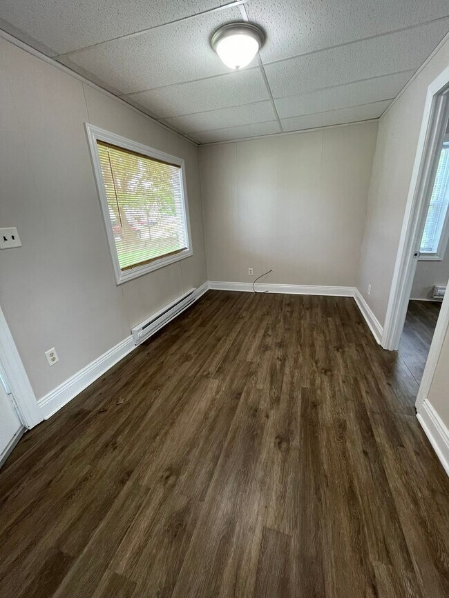 Primary Photo - 3901 W Ridge Rd