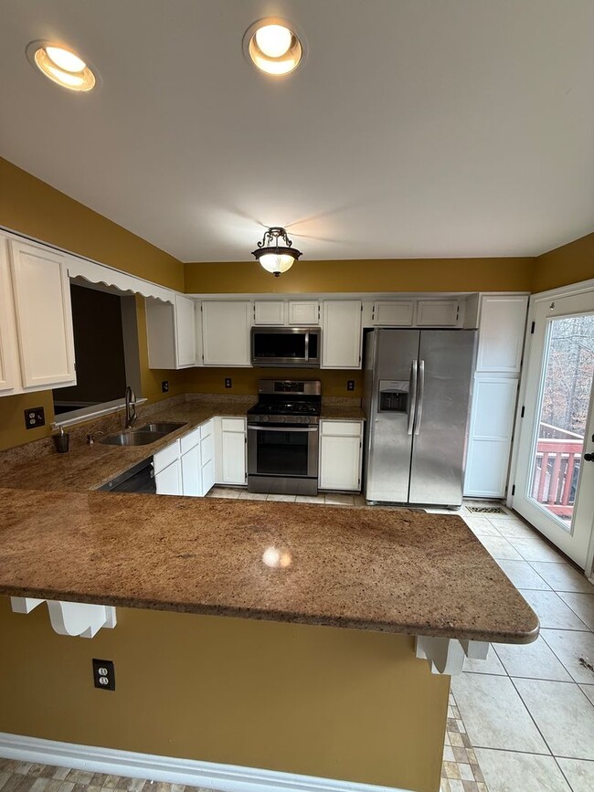 Building Photo - 4221 Devonwood Way