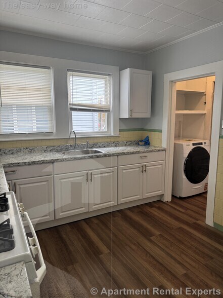 Building Photo - 225 Riverside Ave