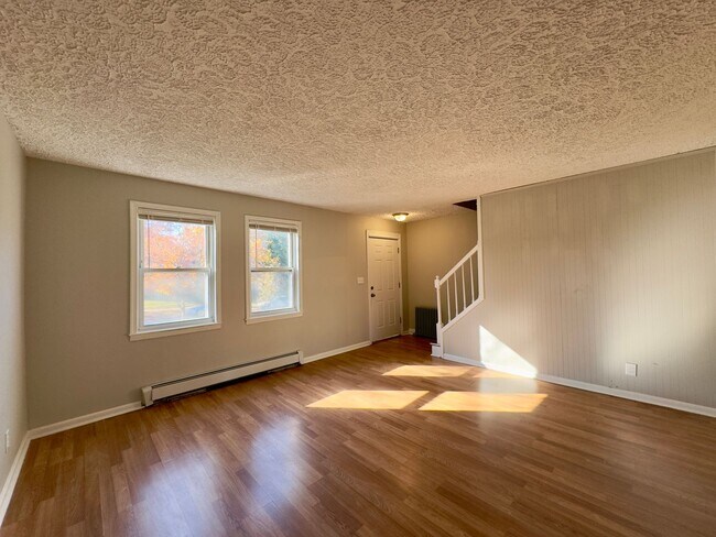 Building Photo - Charming 3Bed/2Bath Townhome in Dundalk, MD!