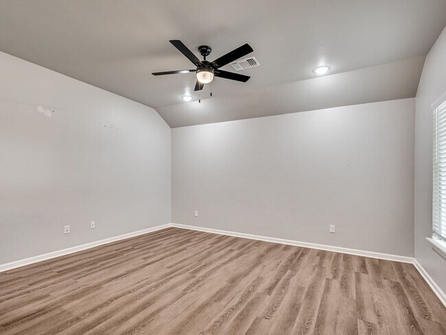 Building Photo - 5700 Campbell Creek Dr