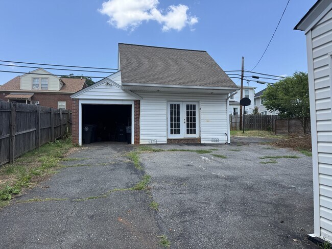 Building Photo - 310 Yeardley Ave