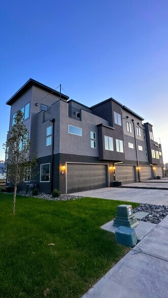 Building Photo - 1866 N 460 W
