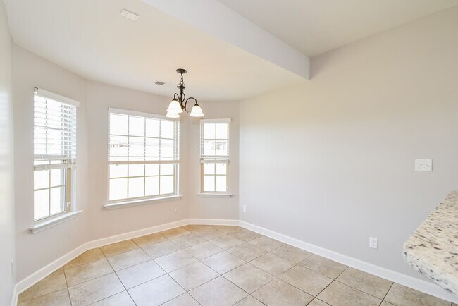 Building Photo - 3363 Hill Valley Ln