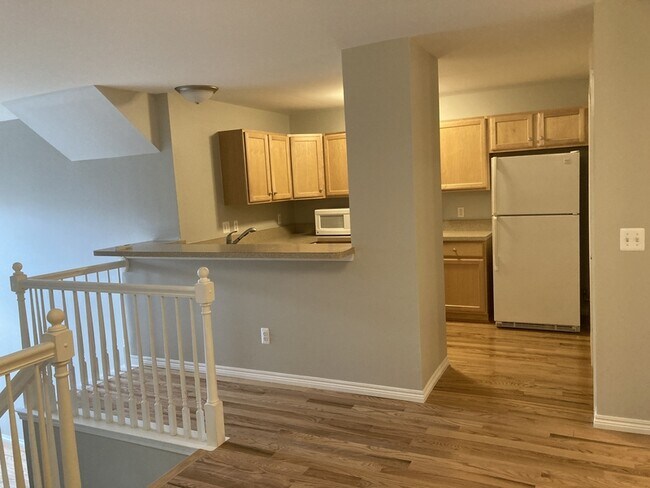 Building Photo - 2885 Barclay Way