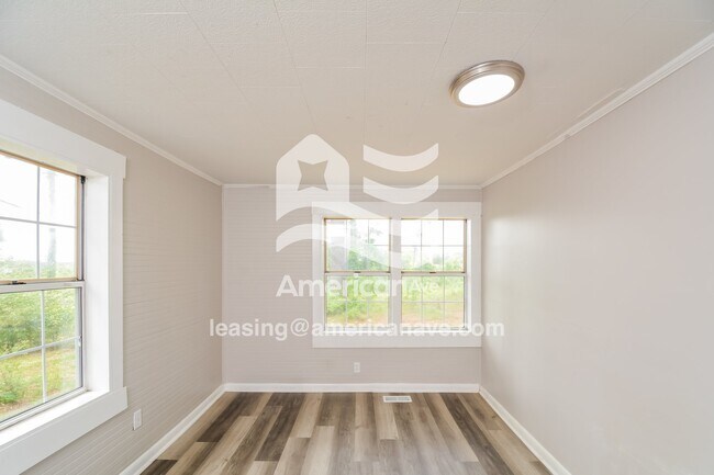 Building Photo - 8439 King Rd