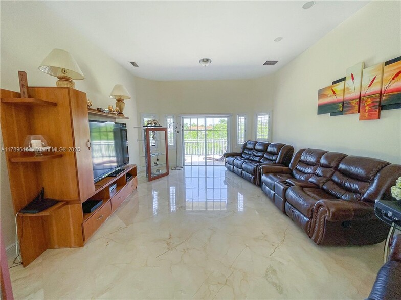 Building Photo - 194 Caoba Ct
