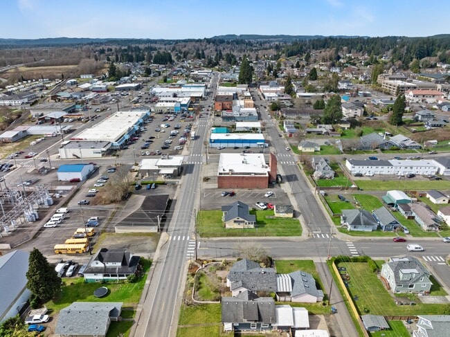 Building Photo - 404 Pioneer Ave E