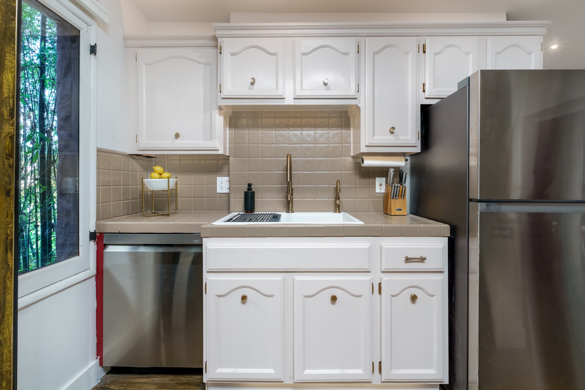 Building Photo - 2066 Glencoe Way