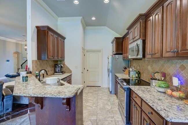 Building Photo - 364 Wood Springs