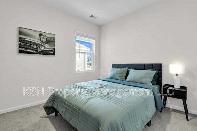 Building Photo - 107 Firefly Cir